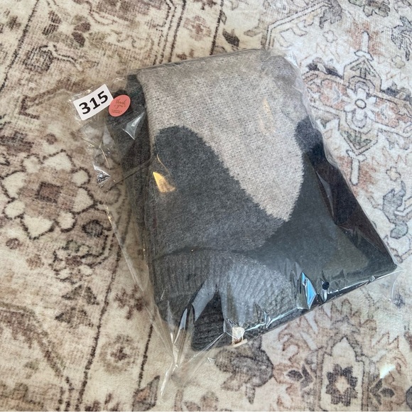 Mystree Gray and Black Patterned Crewneck Sweater - Picture 9 of 9